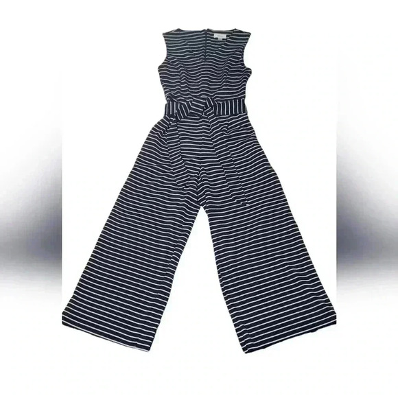 Calvin Klein Women's Sleeveless V Neck Cropped Jumpsuit with Self Belt Size 2 - Picture 1 of 6